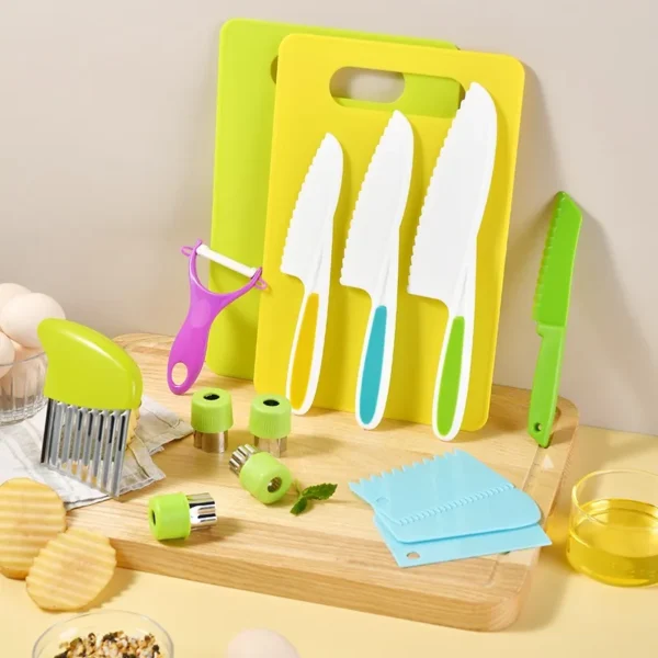 New Kids Cooking Cutter Set - Image 4