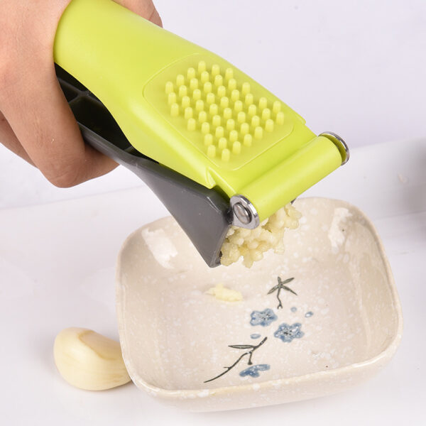 Plastic Garlic Masher With Plastic Handle - Image 4